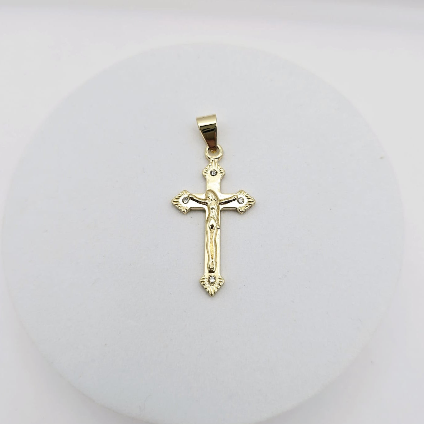 Cristo Dorado 4 Zirconias