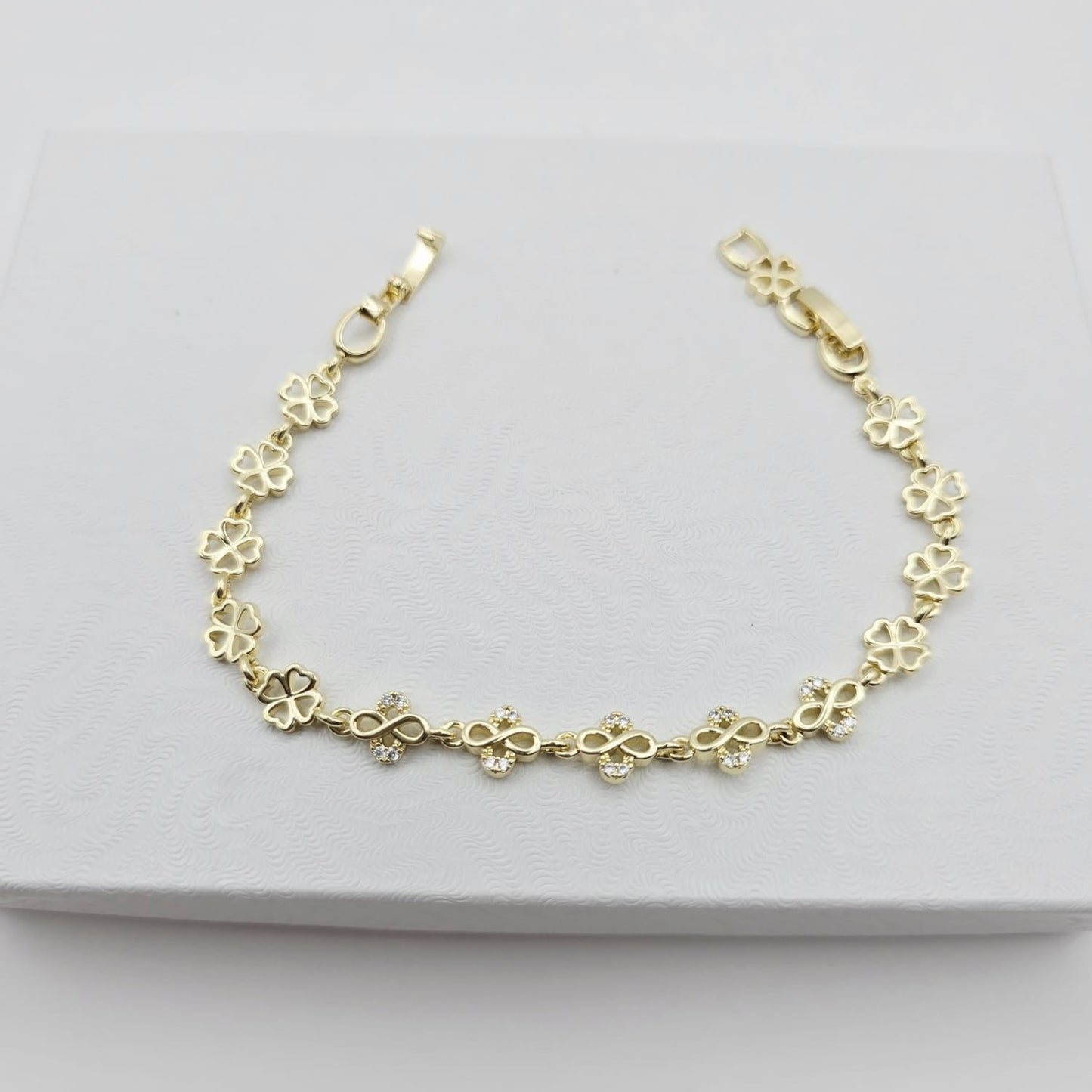 Pulsera Infinitos y Trébol
