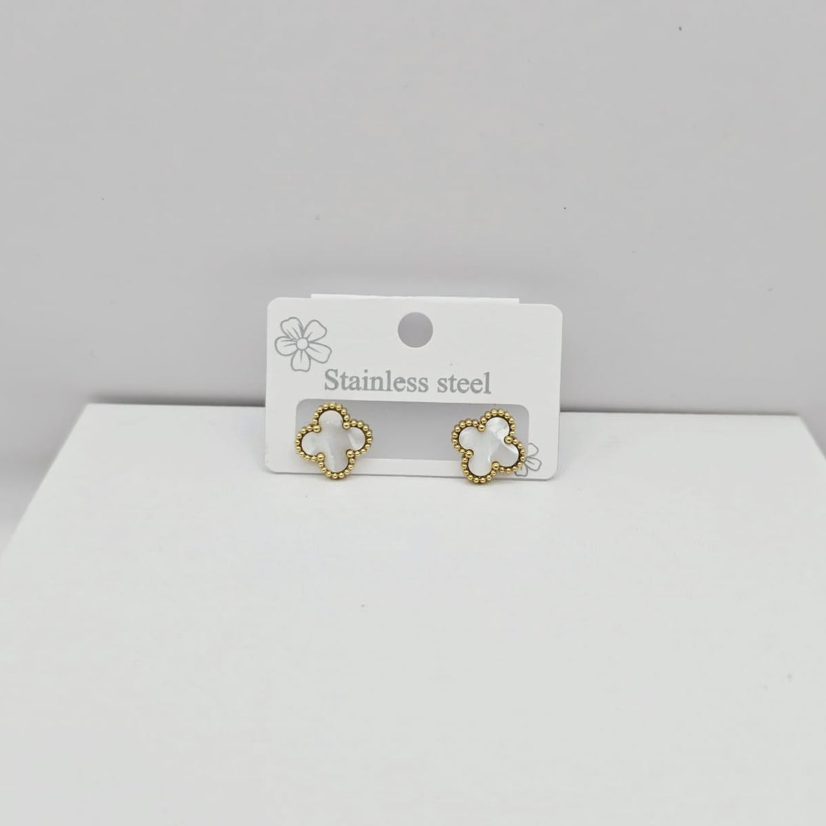 Aretes Trébol Blancos