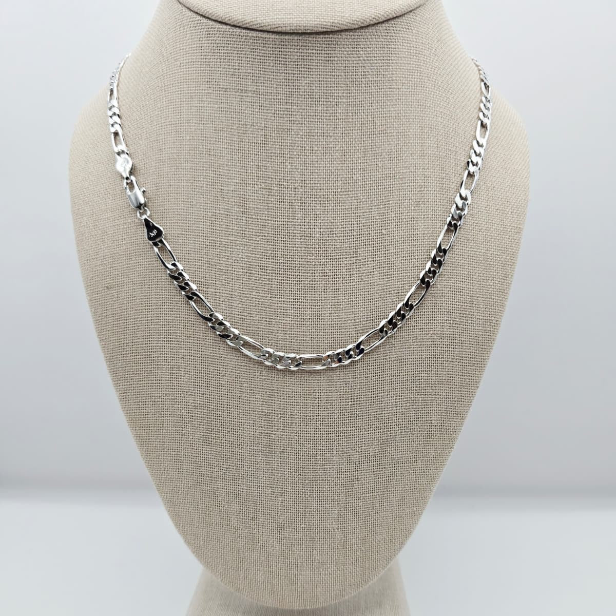 Cadena Fígaro Plateada xp 24"