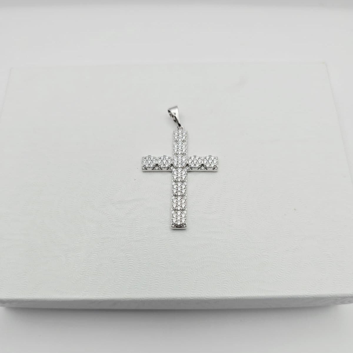 Cruz Zirconias Plateada xp