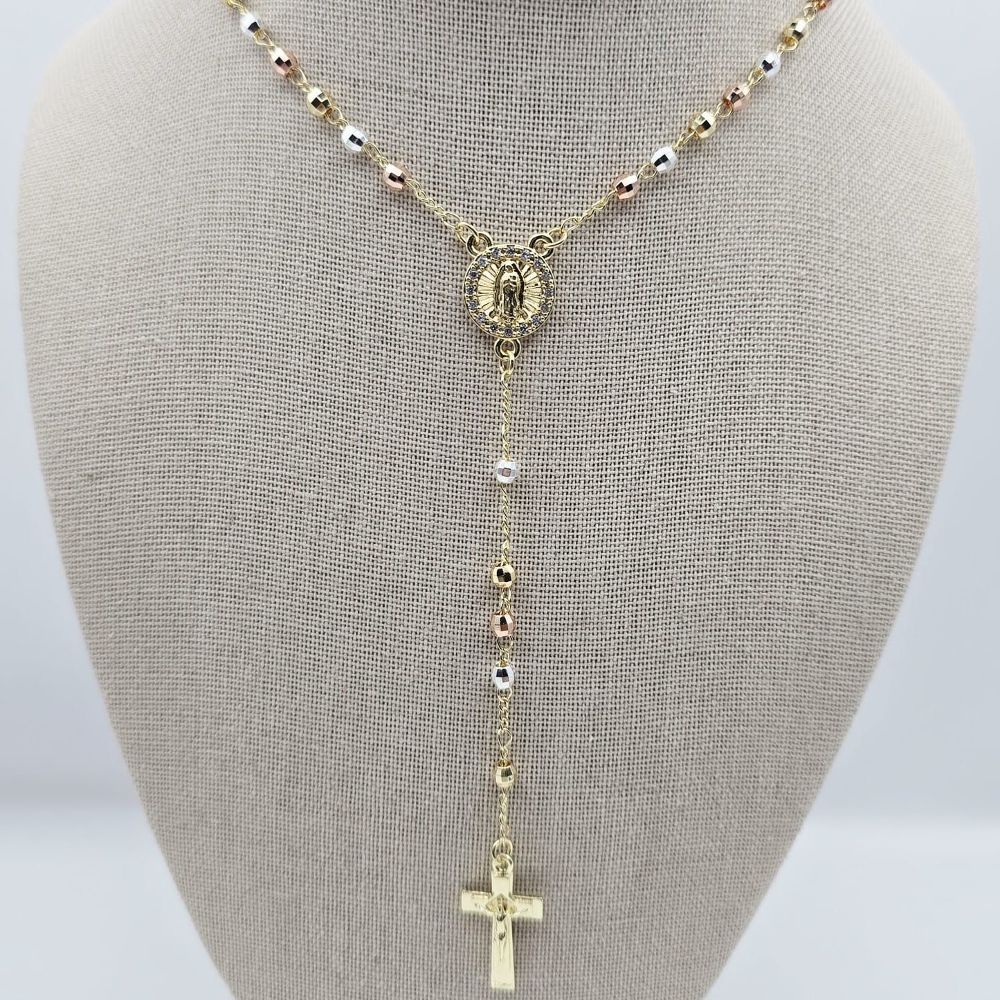 Rosario 3 Oros Virgen de Guadalupe 24" Medalla con Zirconias Redonda