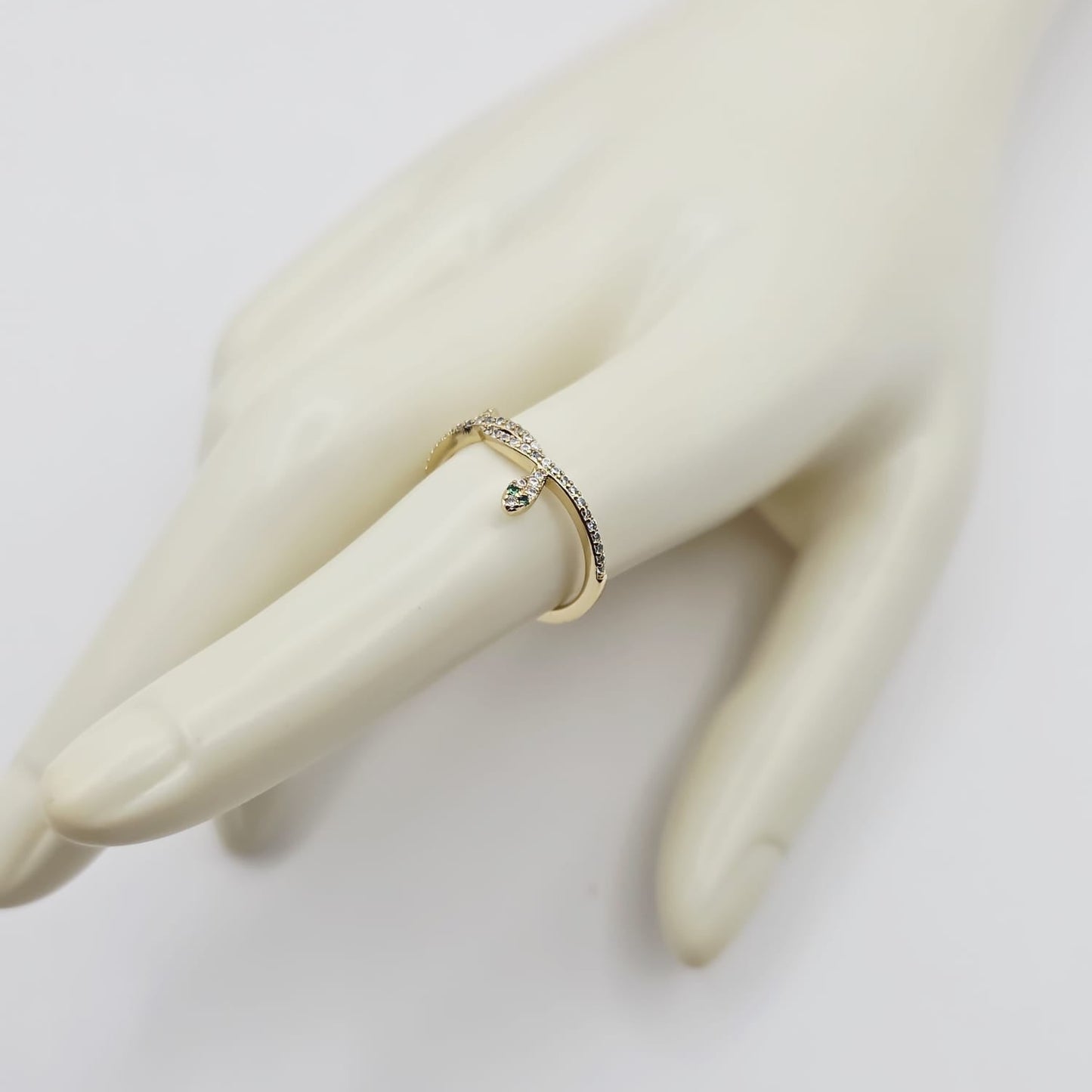 Anillo Ajustable Víbora xp Cristales Blancos y Ojos Verdes 14k