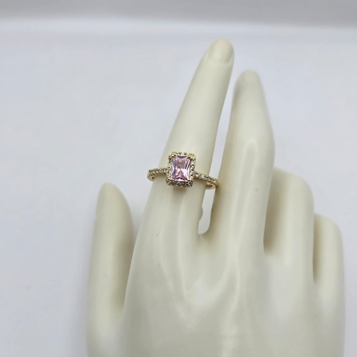 Anillo de Zirconias Rosado xp