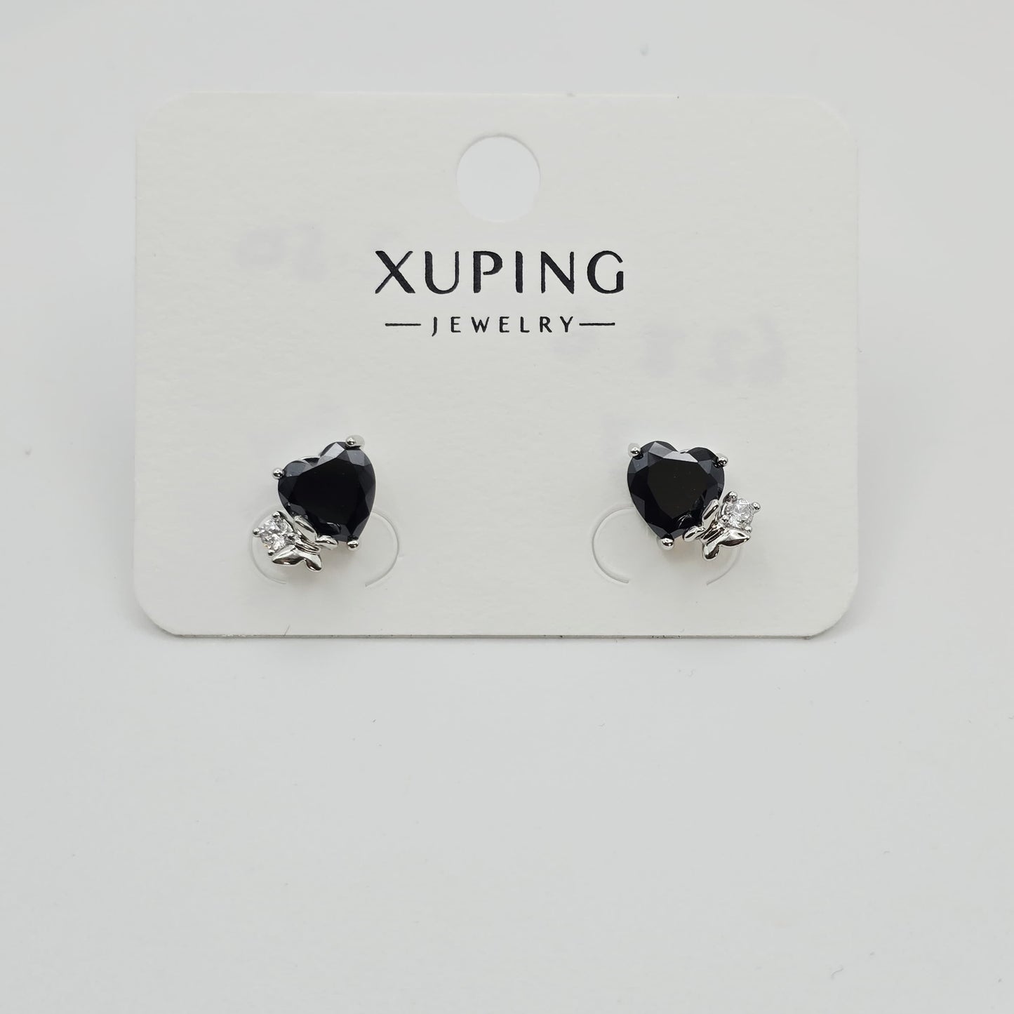Aretes Corazón Oscuros Plateados xp