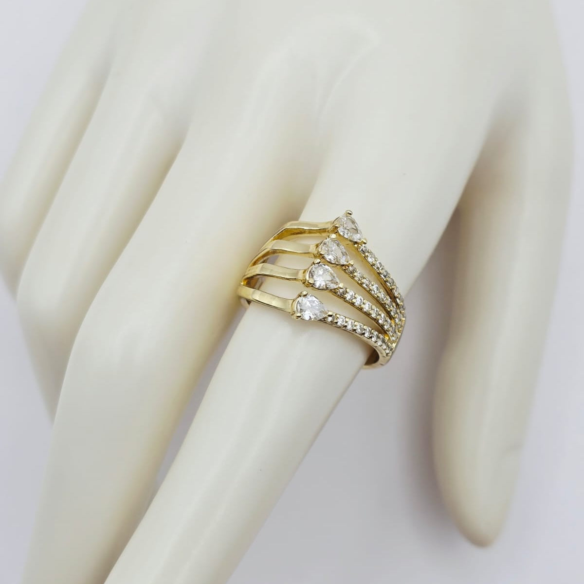 Anillo Dorado Zirconias xp