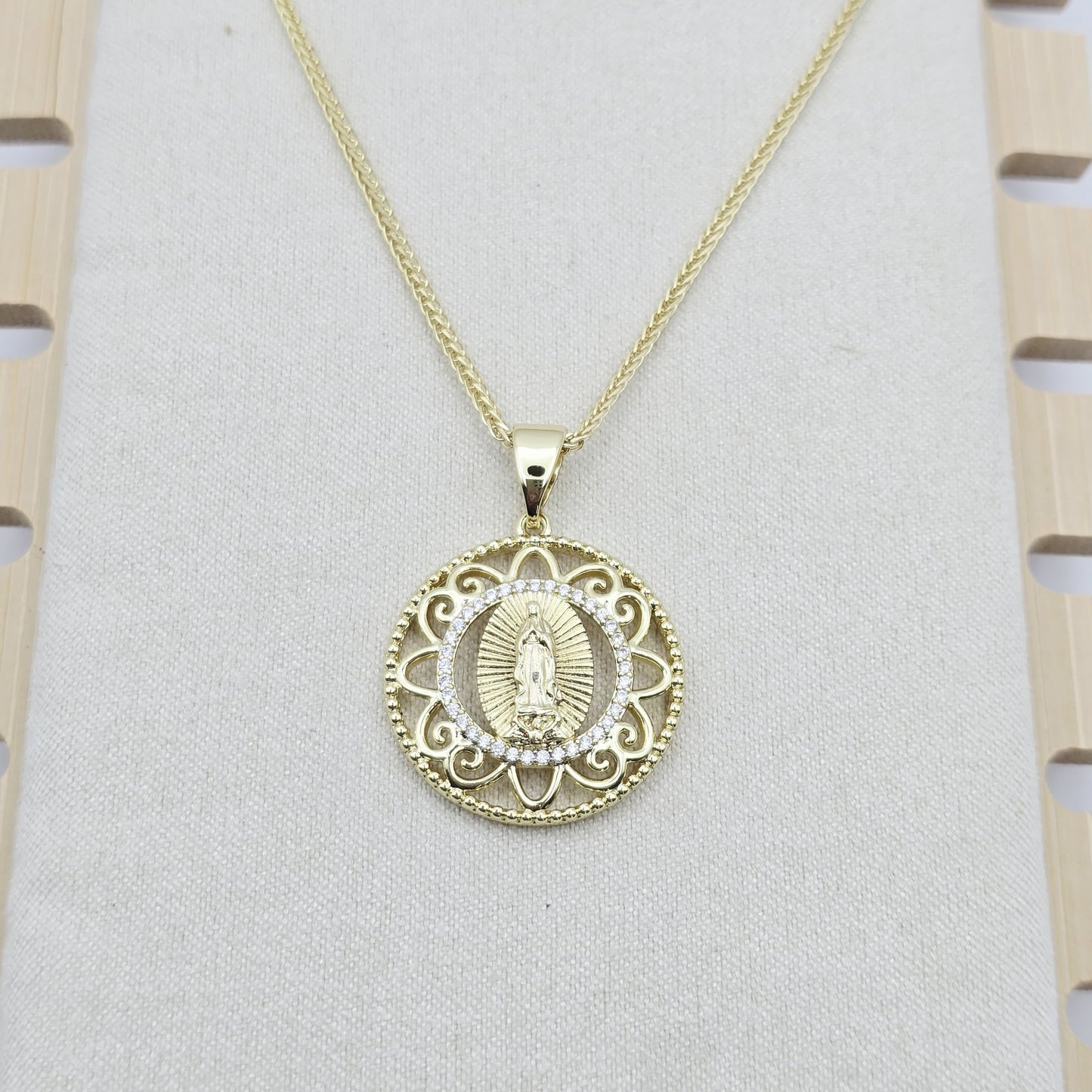 Dije Virgen de Guadalupe xp