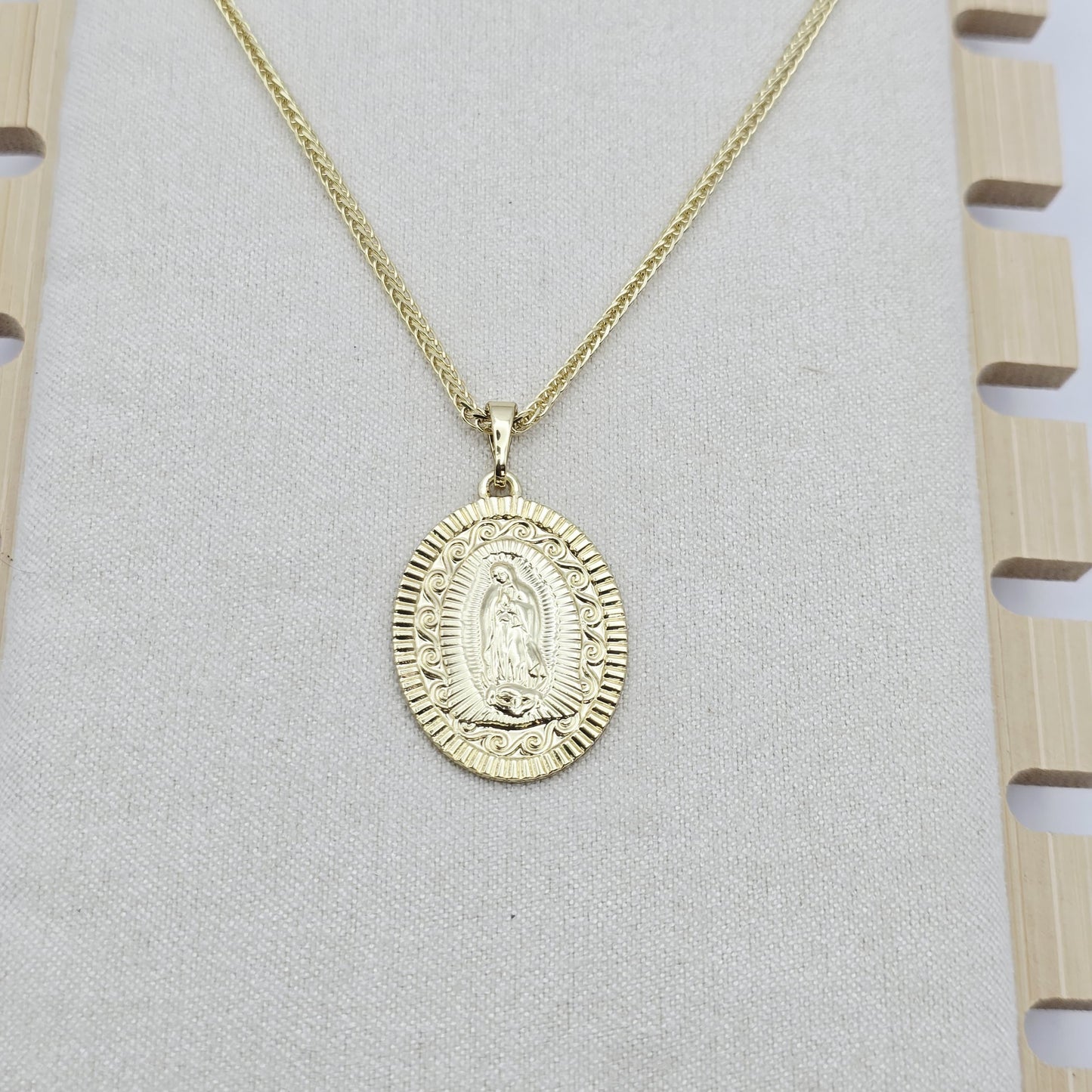 Dije Virgen de Guadalupe xp