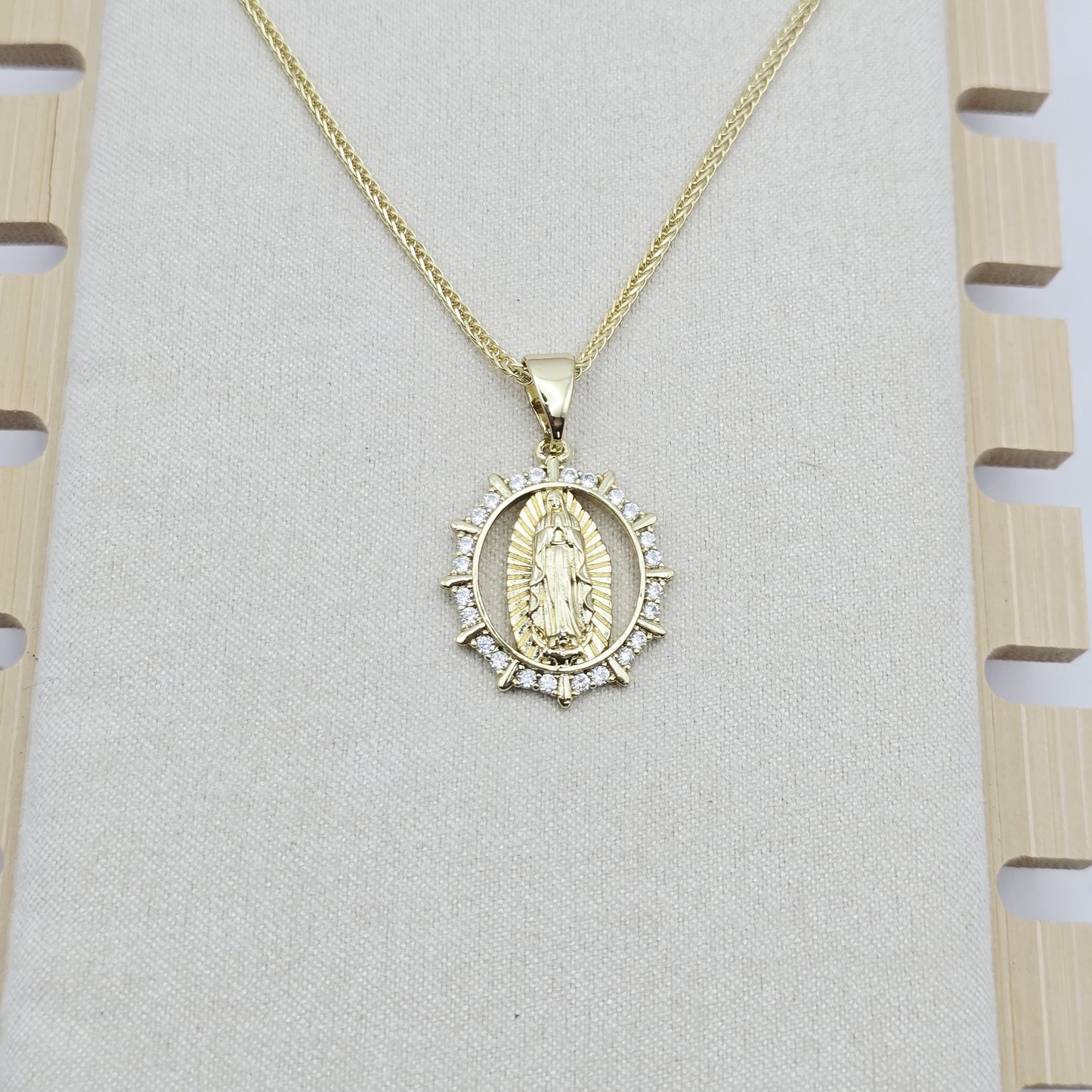 Dije Virgen de Guadalupe xp