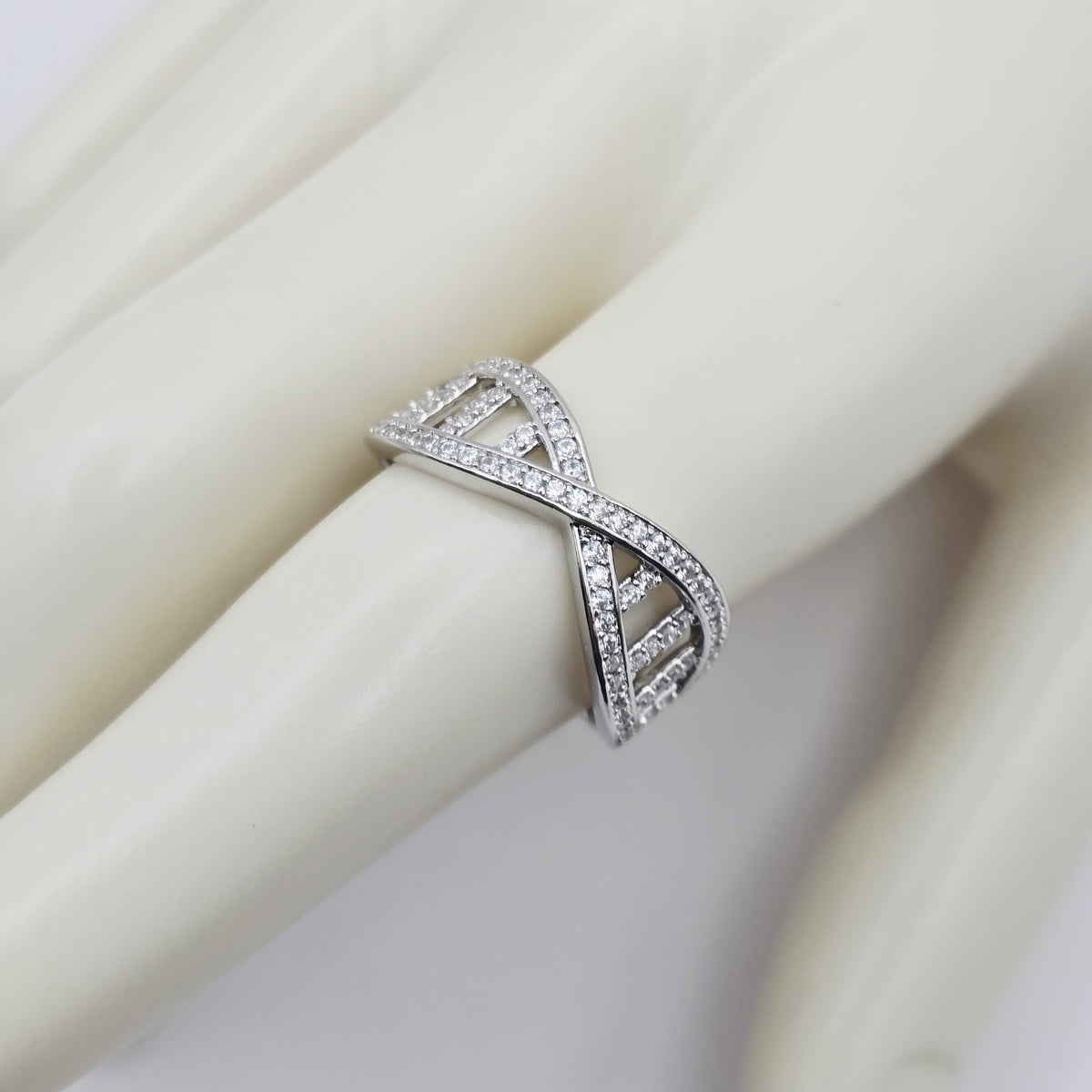 Anillo Zirconias Plateado xp