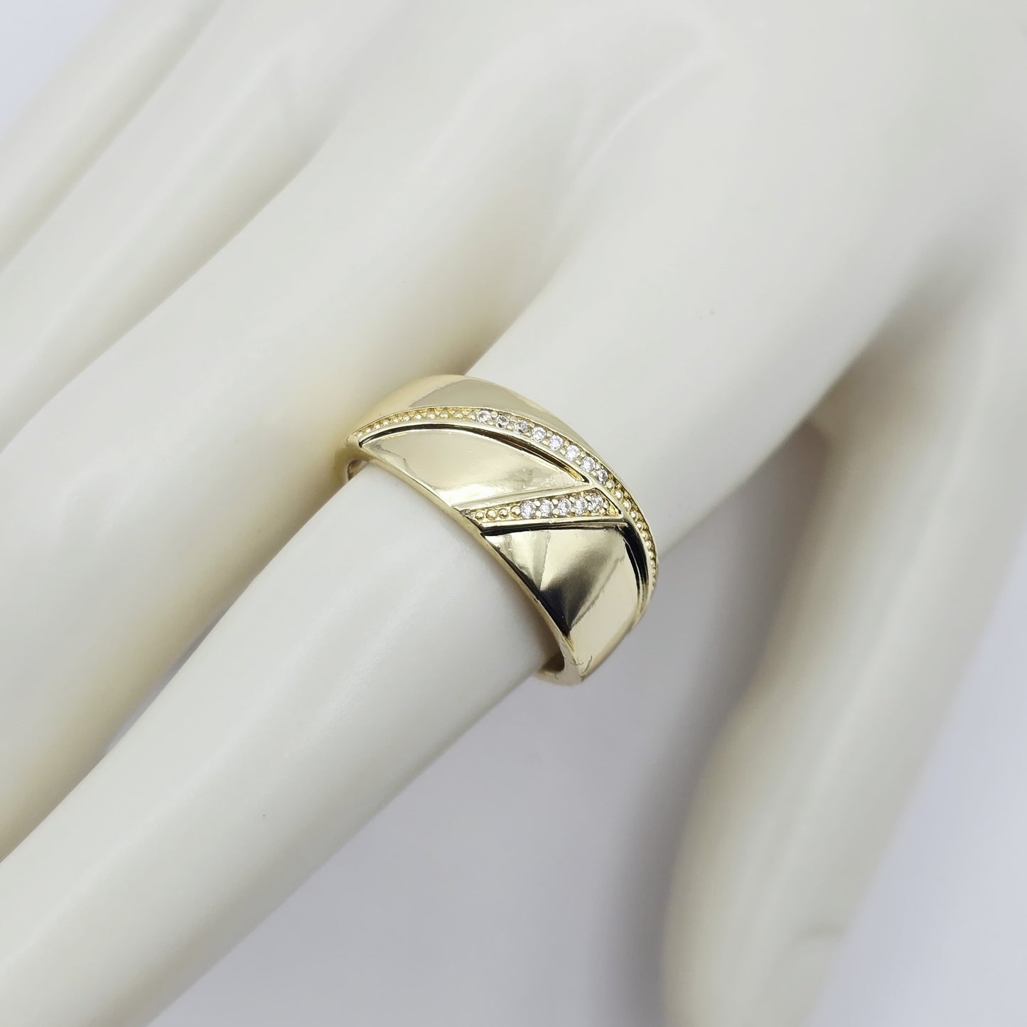 Anillo Dorado Zirconias xp