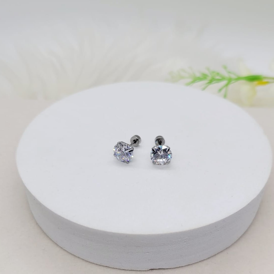 Aretes Rubí Blanco Mediano