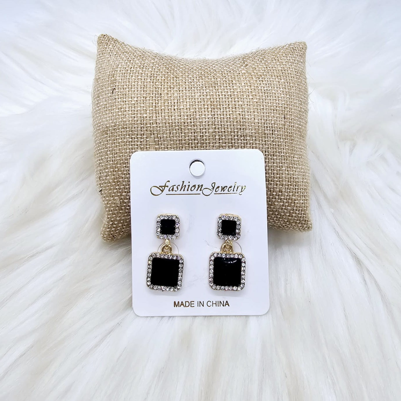 Aretes Negros