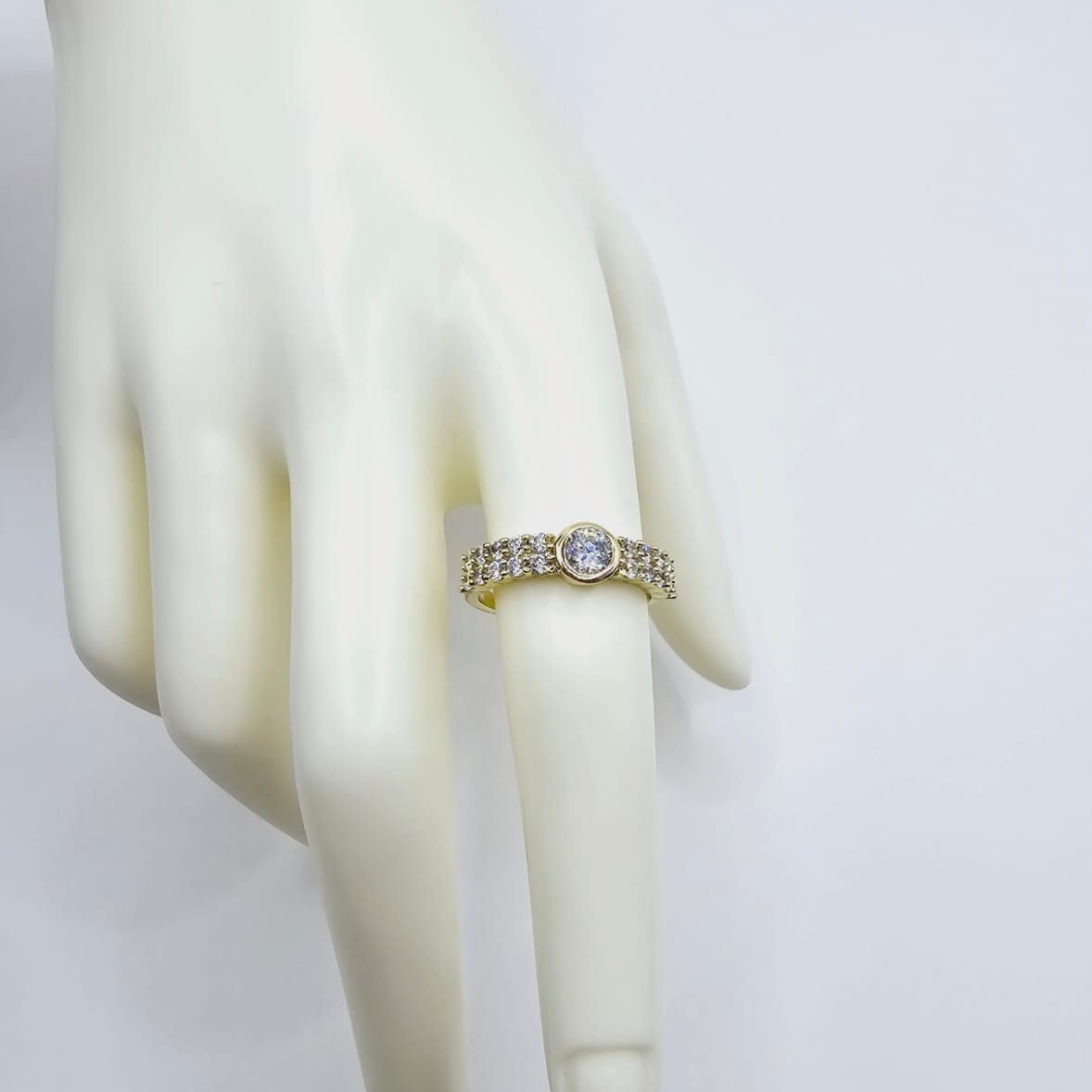 Anillo Rubí con Zirconias xp