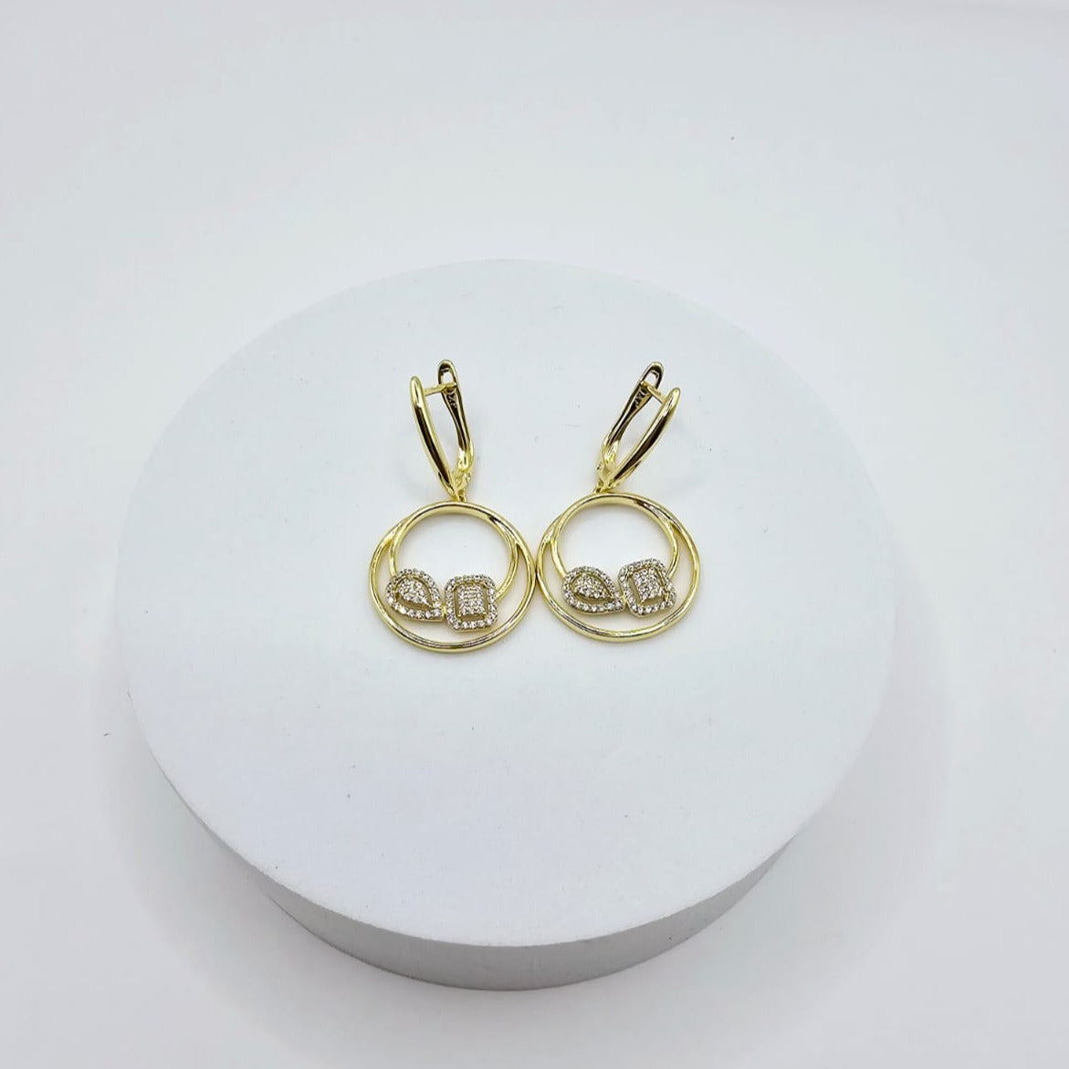 Aretes Dorados y Zirconias