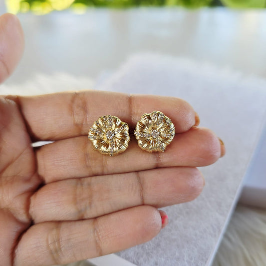 Aretes Flor Dorada xp