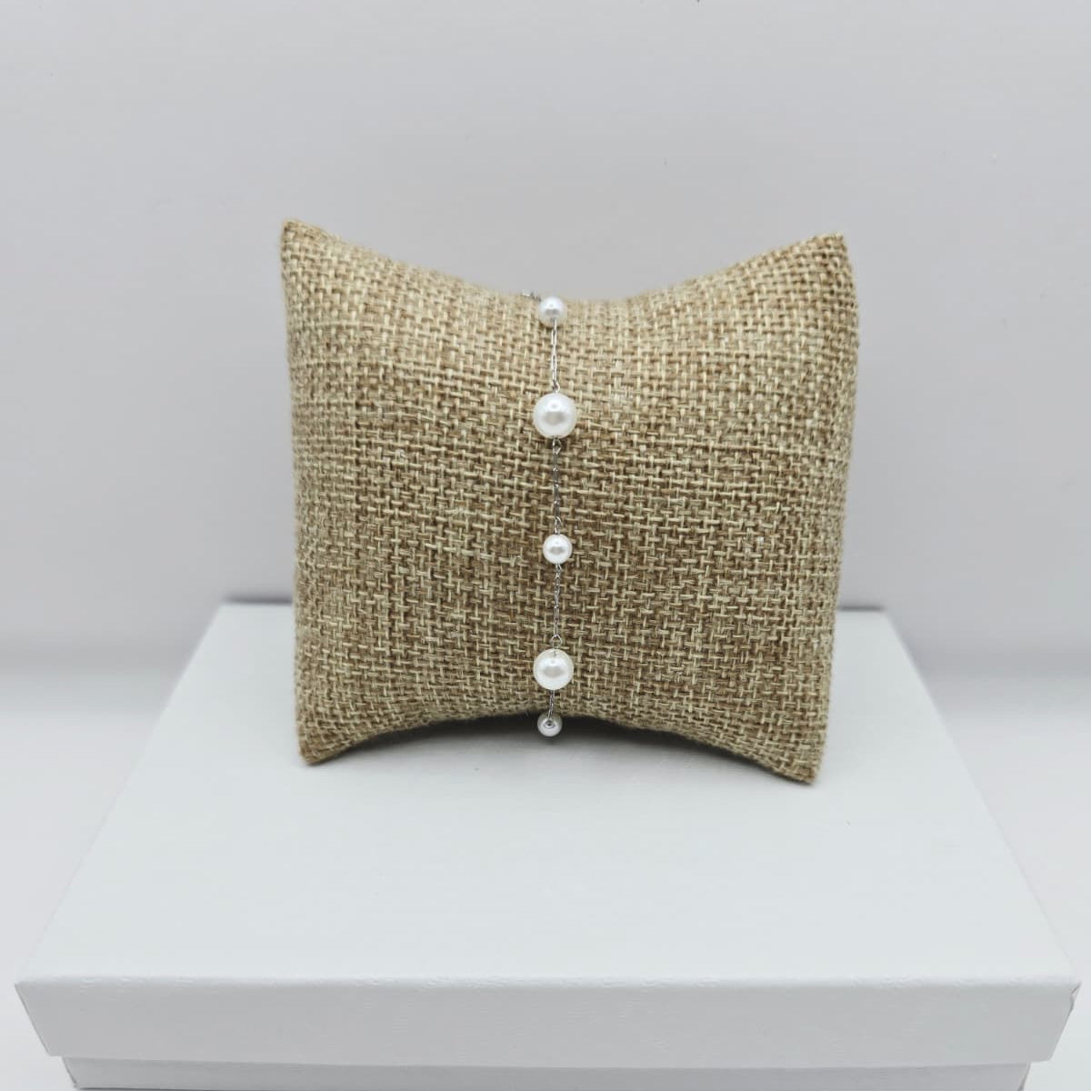 Pulsera Plateada con Perlas xp