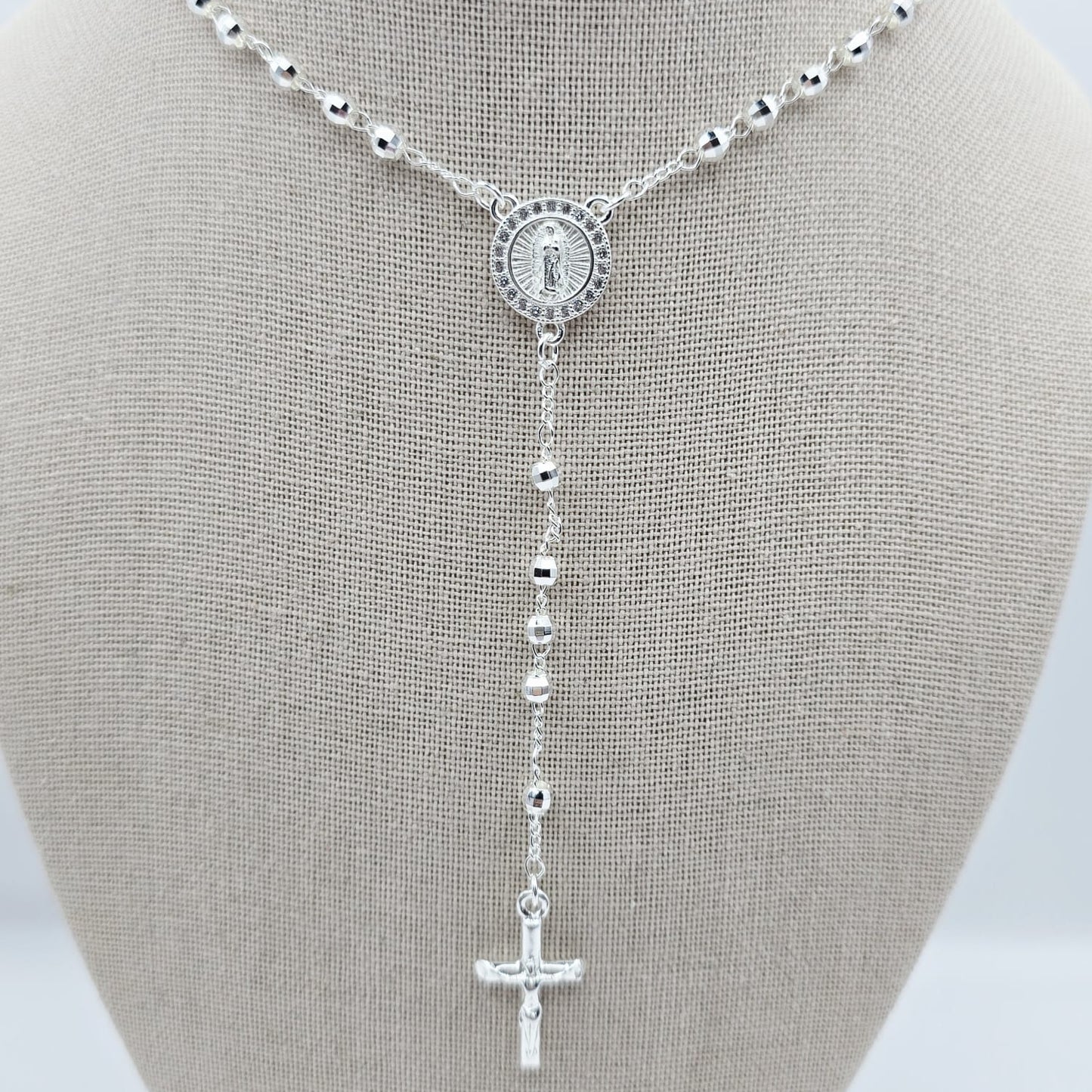 Rosario Plateado Virgen de Guadalupe 24" Medalla Redonda con Zirconias