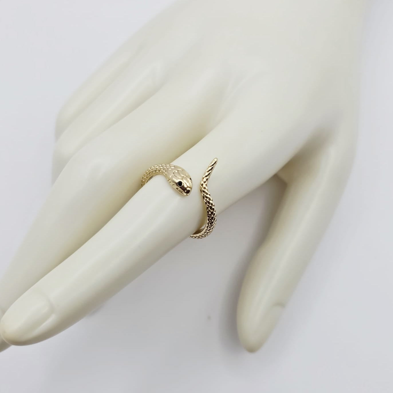 Anillo Ajustable Víbora xp Ojos Negros, 14k