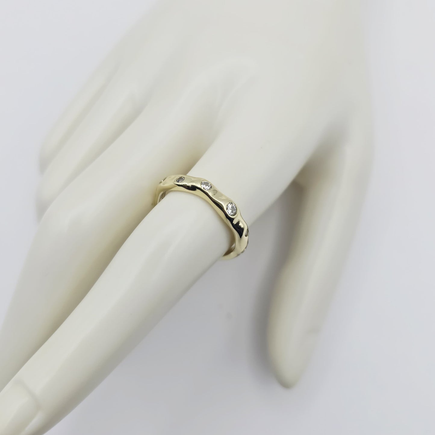 Anillo Dorado Zirconias xp