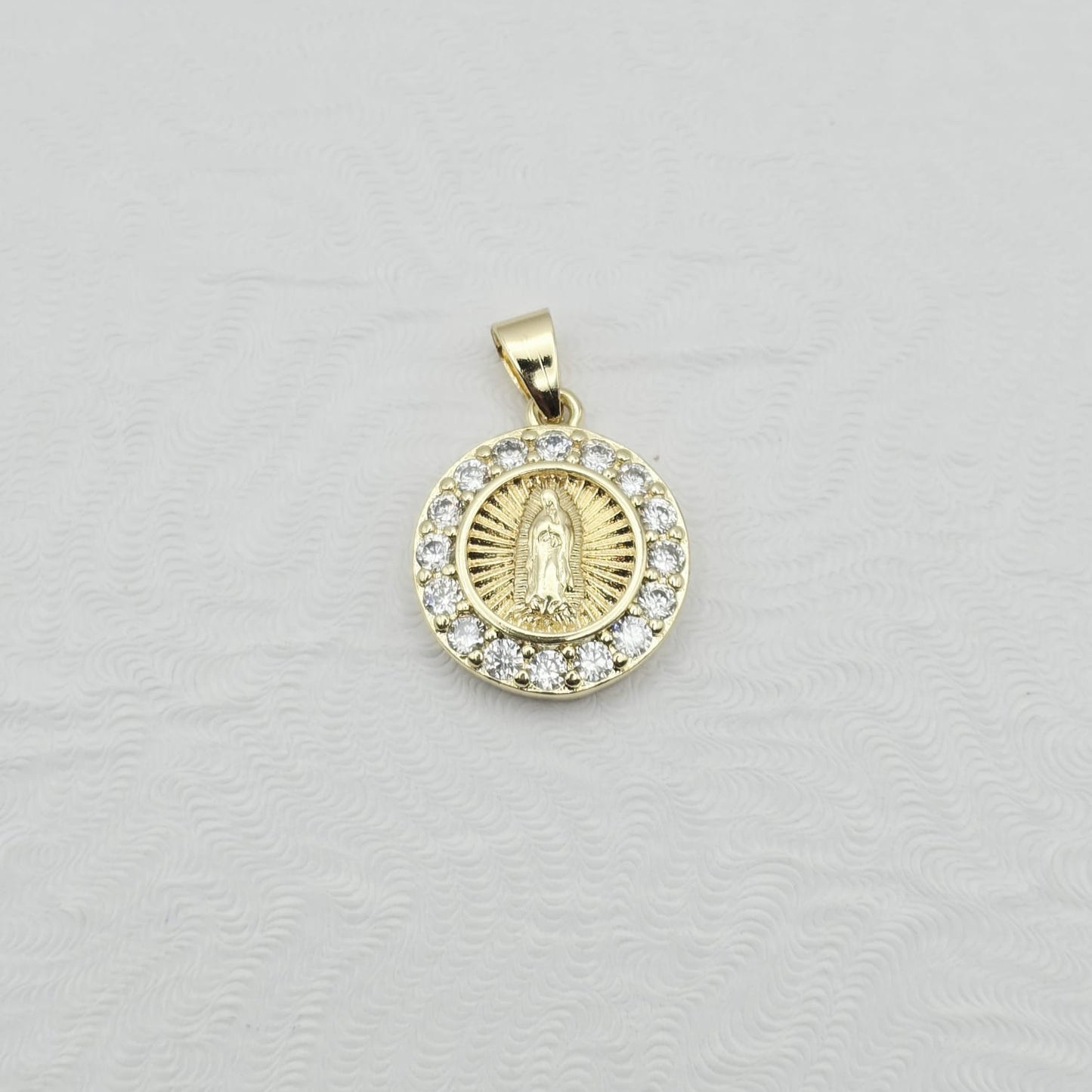 Dije Virgen de Guadalupe Pequeño