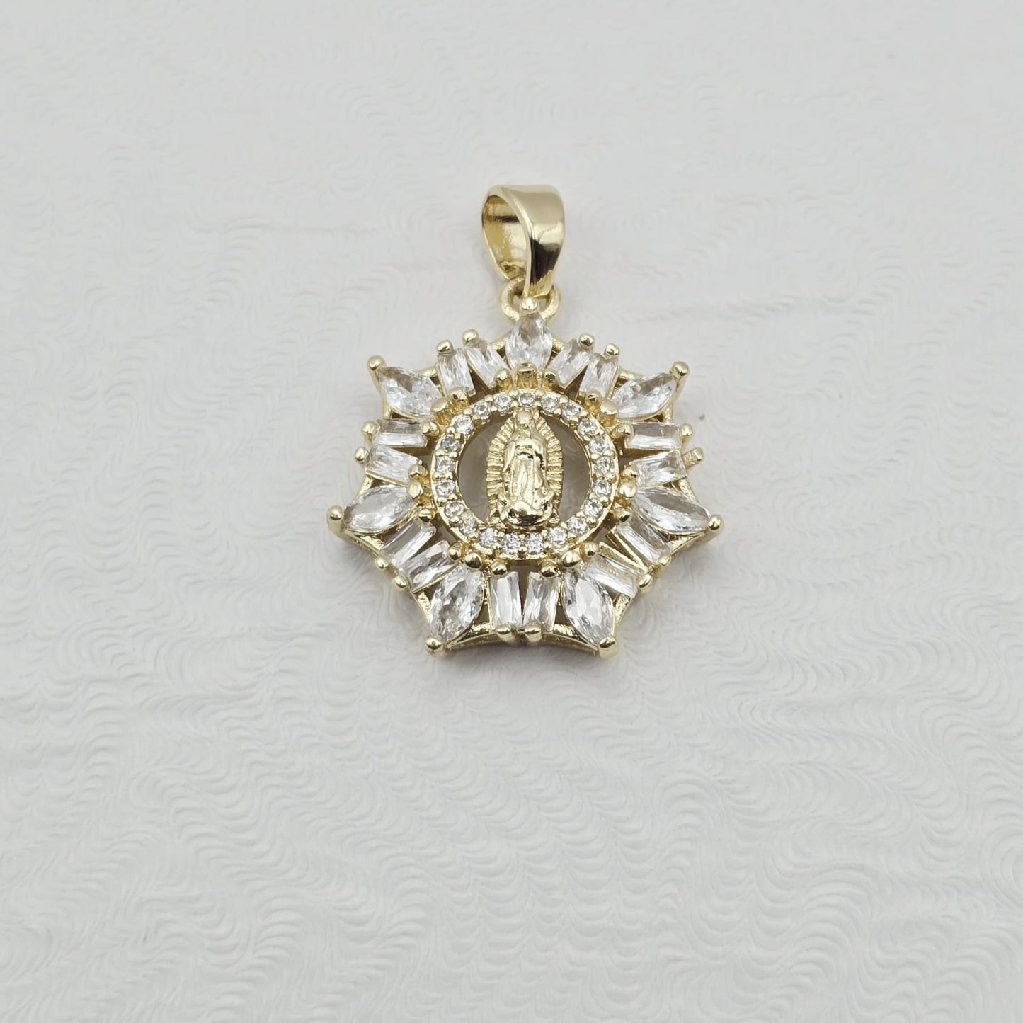 Dije Virgen de Guadalupe Mediano