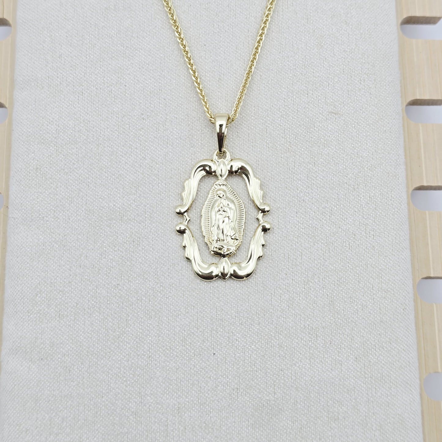 Dije Virgen de Guadalupe xp