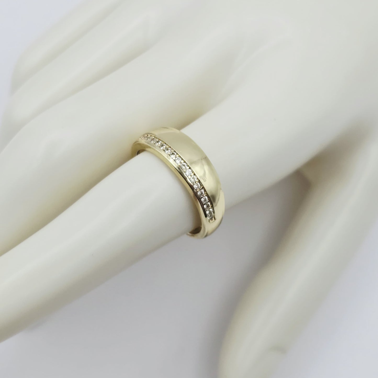 Anillo Dorado Zirconias xp