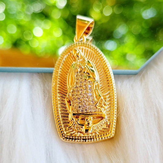 Dije Virgen de Guadalupe Dorada